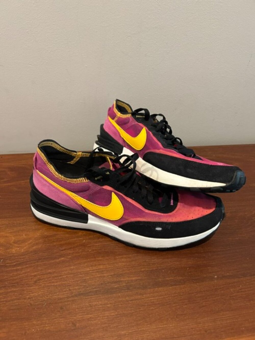 Nike Men's Waffle One Active Fuchsia Sneakers DA7995-600 Size 11 - EUC